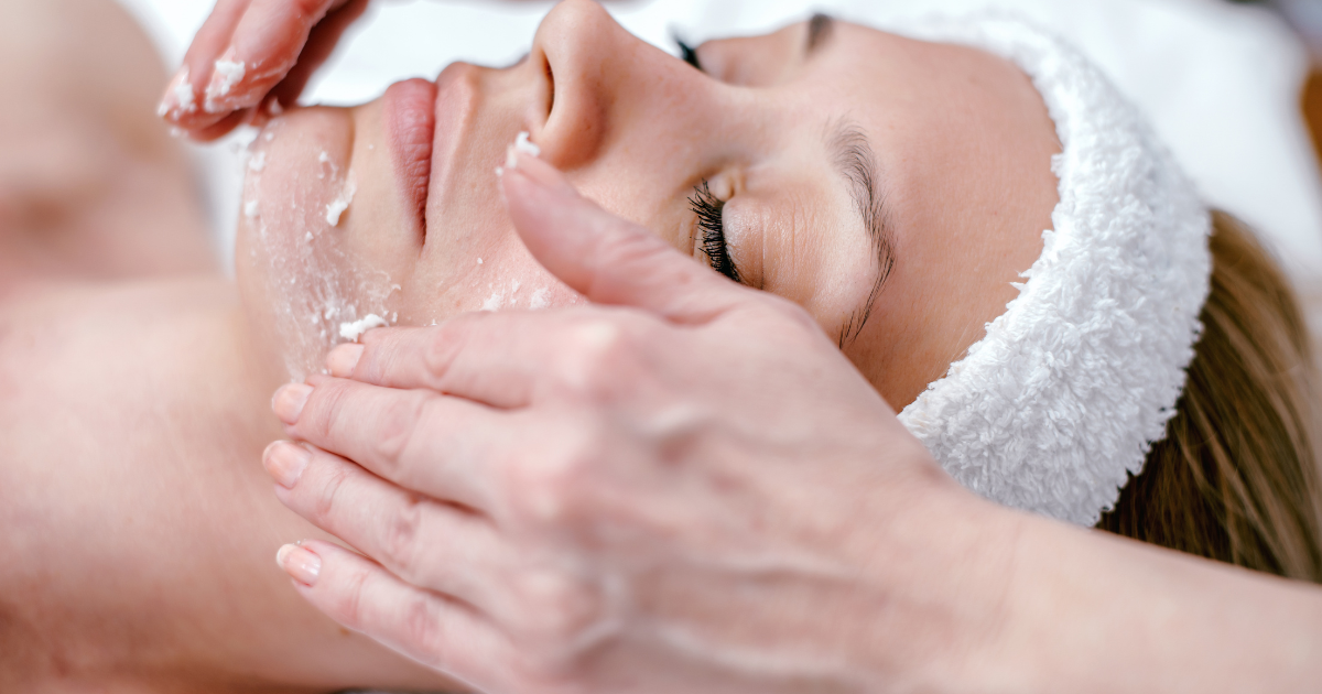 Esfoliação Facial: Como Fazer Certo e Evitar Erros 1 Esfoliação Facial
